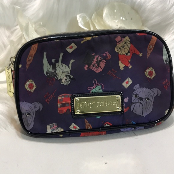 Betsey Johnson Handbags - BETSEY JOHNSON XOX POUCH